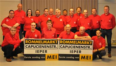 Grootse openluchtrommelmarkt