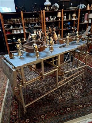 Rommelmarktspullen – kleding, strips, lp’s, boeken, cd’s en meubelen